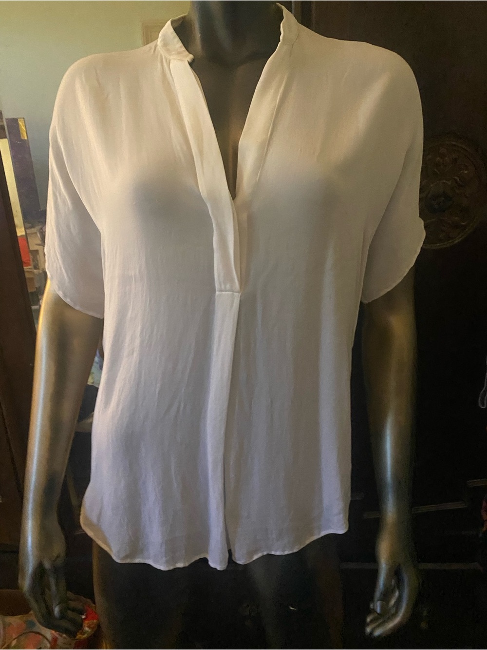 Vince White Split V-Neck Short Sleeve Blouse